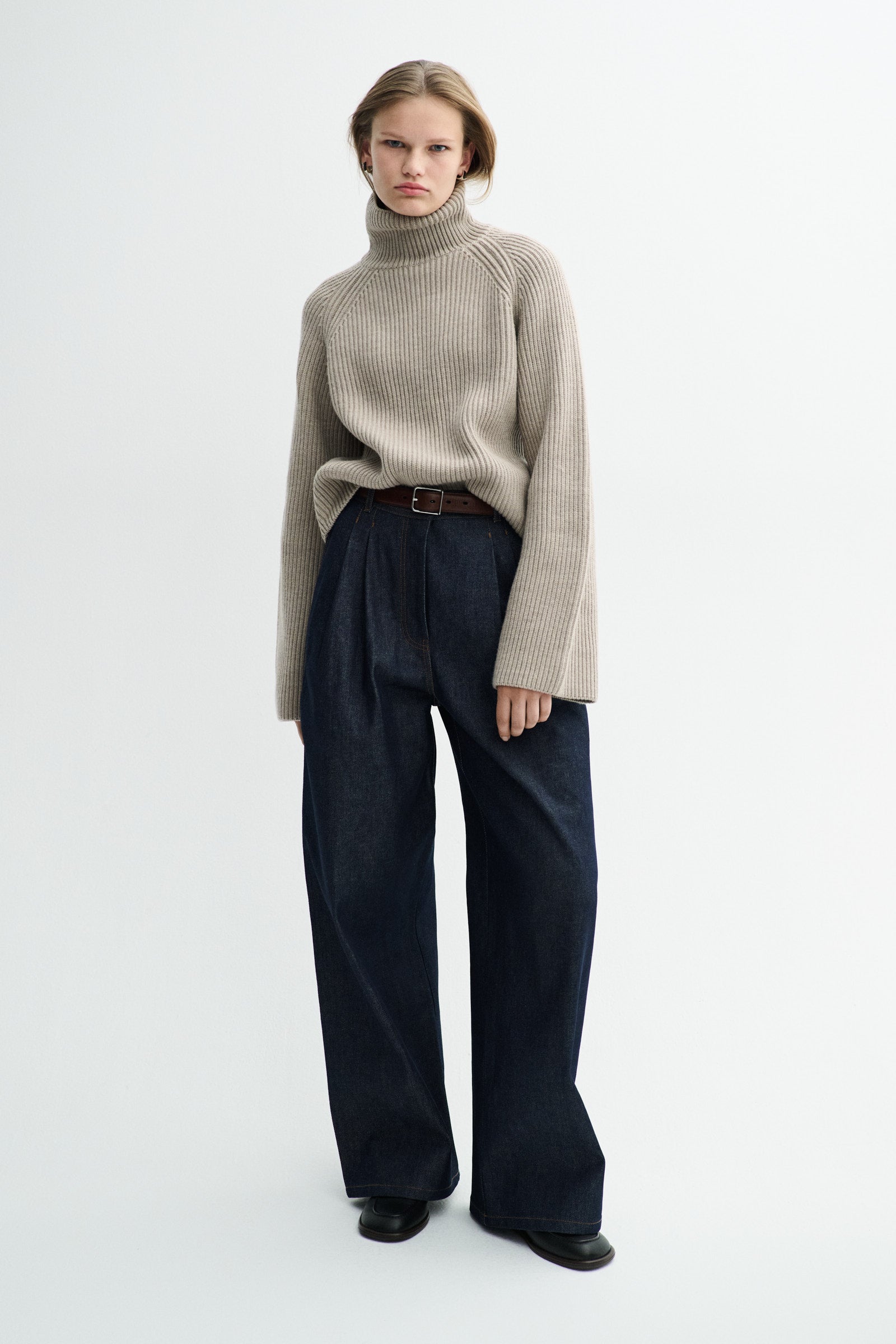 MKDT Studio KORNELLE MERINO Sweater LIGHT BROWN