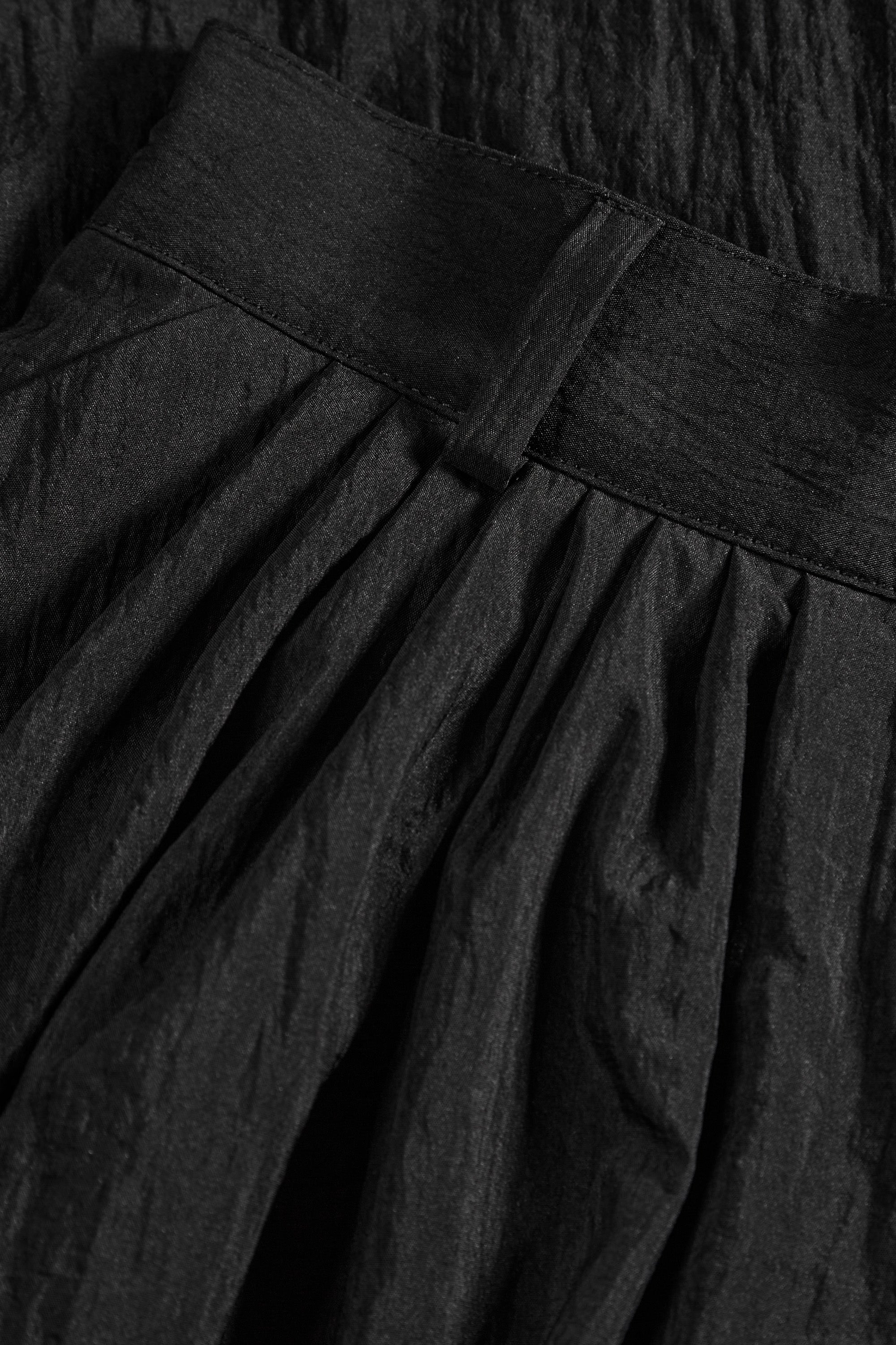 MKDT Studio Novo Crinkle Tech Skirts BLACK