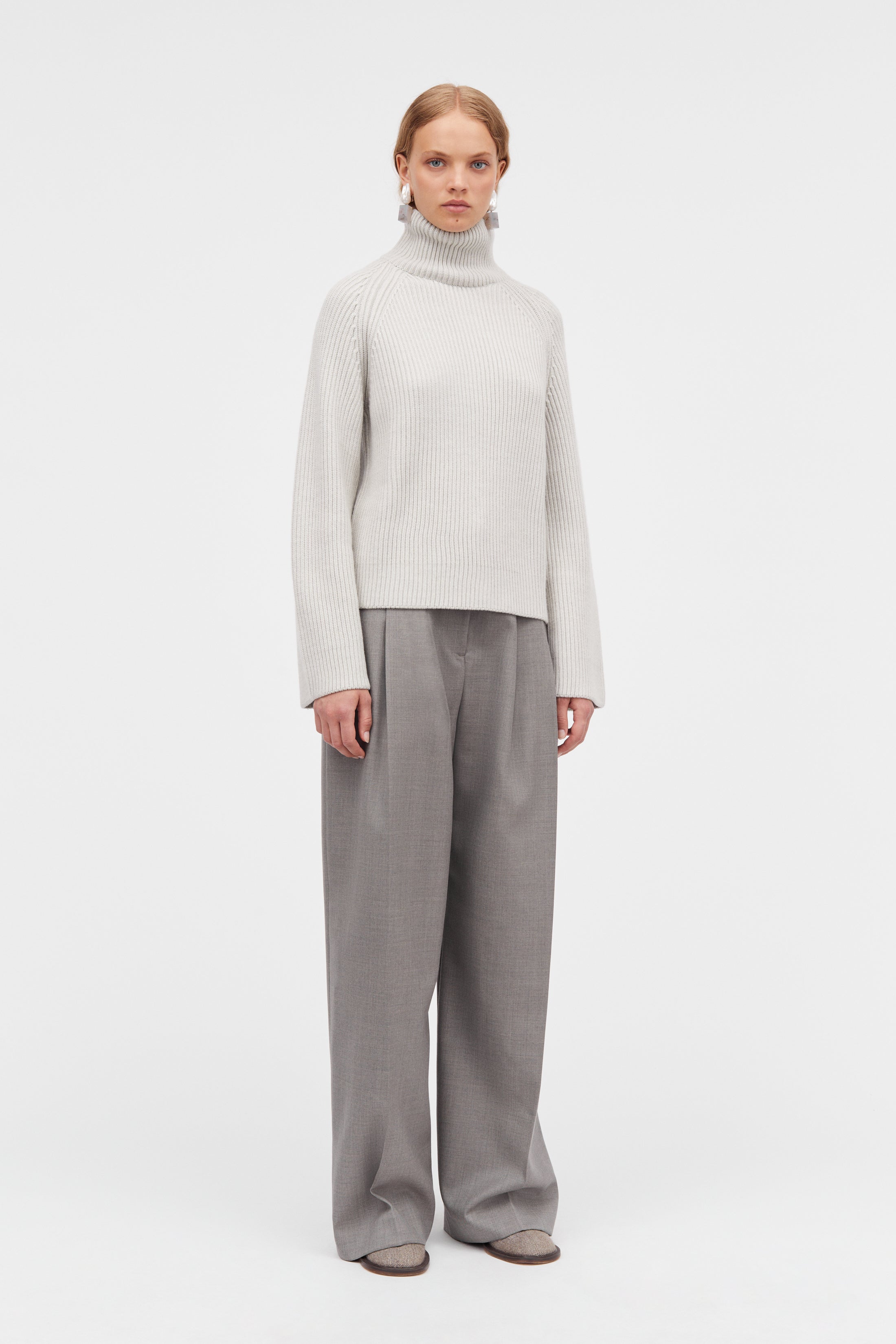 MKDT Studio Kornelle Medium Chunky Merino Sweater LIGHT GREY MELANGE