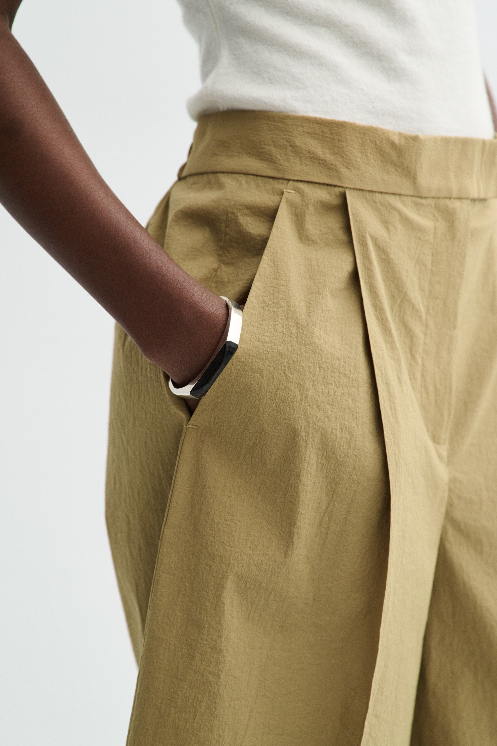 MKDT Studio PRIMA CRISP TECH Pants OCRE